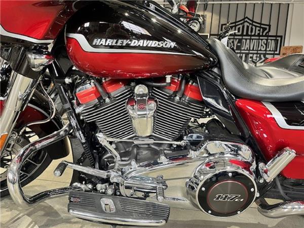 STREET GLIDE SCREAMIN EAGLE 
