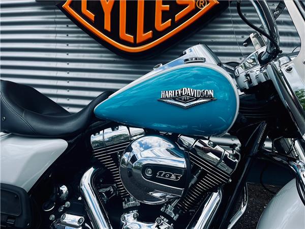 2015 HARLEY-DAVIDSON ROAD KING