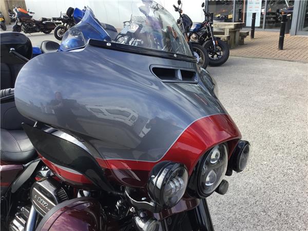 2019 HARLEY-DAVIDSON CVO FLHTKSE ELECTRA GLIDE ULTRA LIMITED