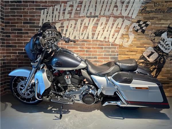 2020 HARLEY-DAVIDSON CVO FLHXSE Street Glide ABS CVO 117