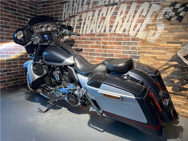 2020 HARLEY-DAVIDSON CVO FLHXSE Street Glide ABS CVO 117