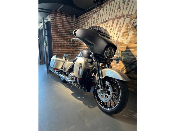 2020 HARLEY-DAVIDSON CVO FLHXSE Street Glide ABS CVO 117