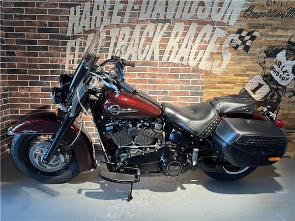 2017 HARLEY-DAVIDSON Softail FLHCS Heritage Classic 114 ABS