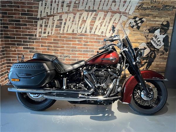 2017 HARLEY-DAVIDSON Softail FLHCS Heritage Classic 114 ABS