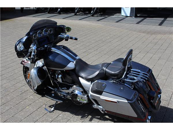 2021 HARLEY-DAVIDSON CVO FLHXSE Street Glide ABS CVO 117