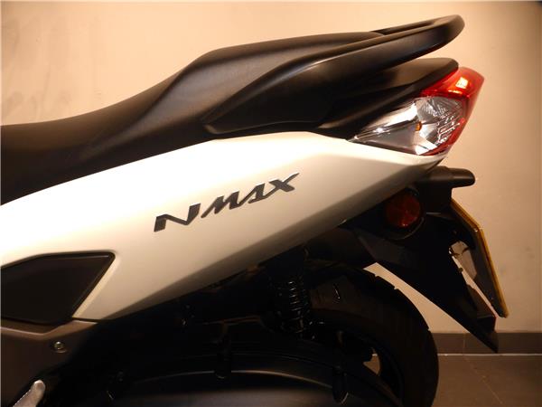 YAMAHA N-MAX 125