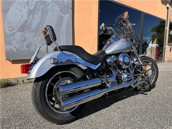 Harley-Davidson Softail - LOW RIDER