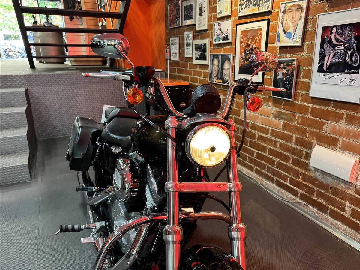 2012 SuperLow / Police Sportster 883