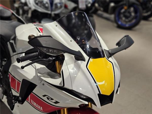 2022 Yamaha YZF R1 21 (YZF1000) White