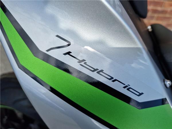 2024 Kawasaki Ninja 7 Hybrid