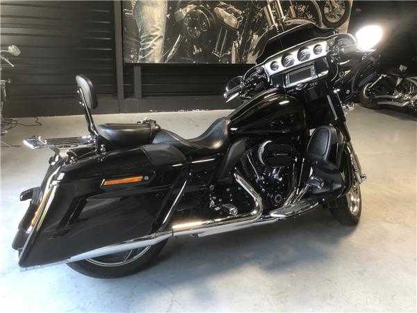 TOURING STREET GLIDE 1800 CVO