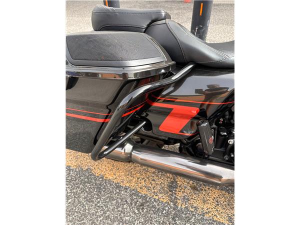 Harley-Davidson Road Glide CVO - Custom Vehicle Operations