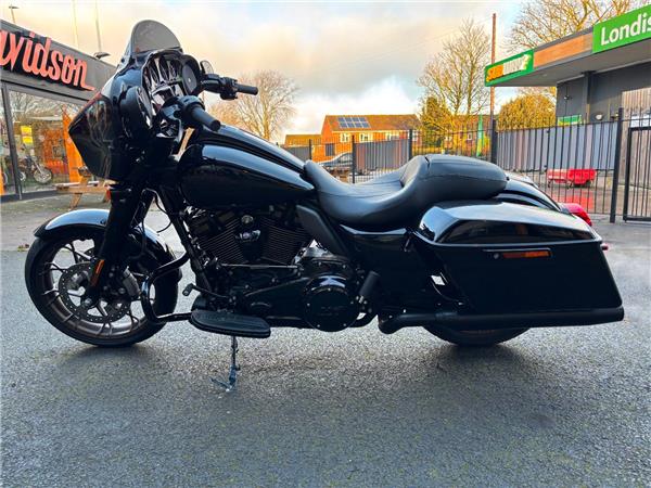 2023 HARLEY-DAVIDSON STREET GLIDE ST