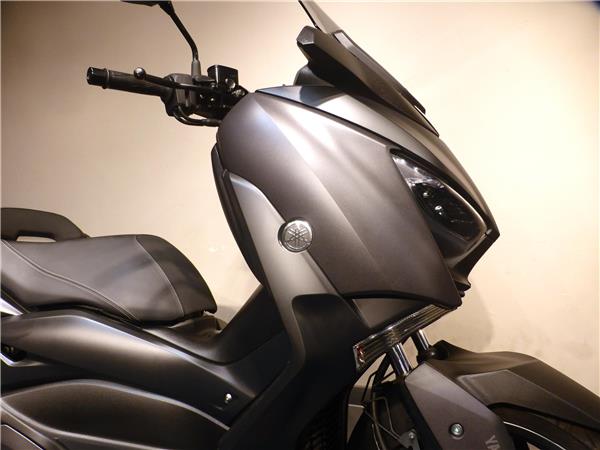 YAMAHA X-MAX 300