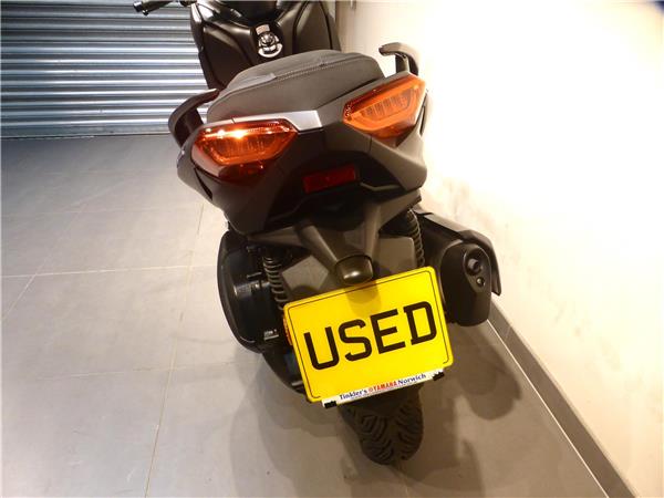 YAMAHA X-MAX 300