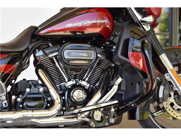 FLHXSE Street Glide CVO