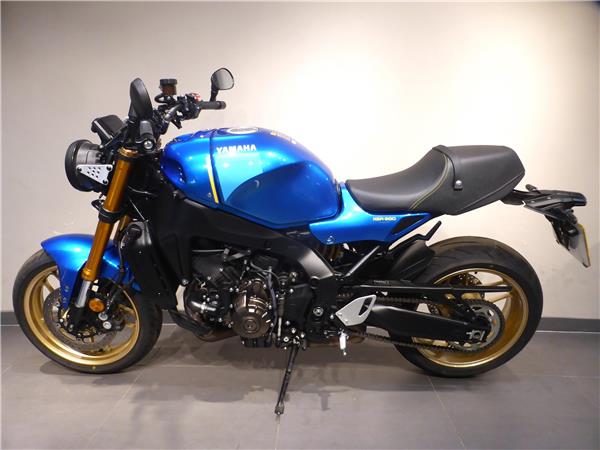 YAMAHA XSR900