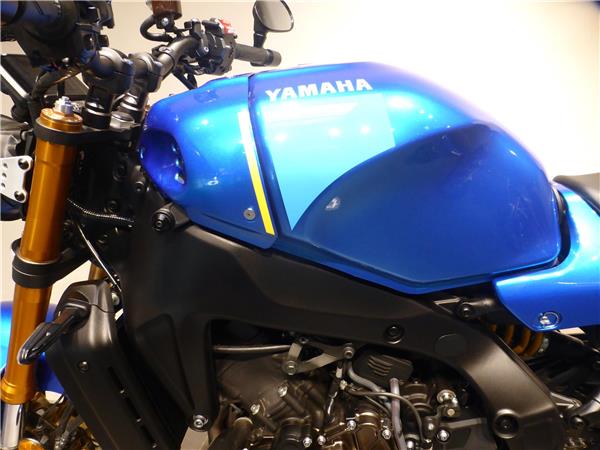 YAMAHA XSR900