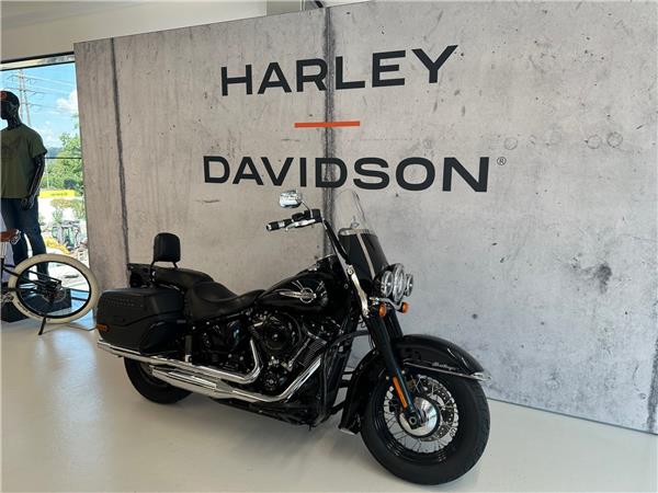 2018 HARLEY-DAVIDSON Softail FLHC 1745 Softail Heritage Classic 107