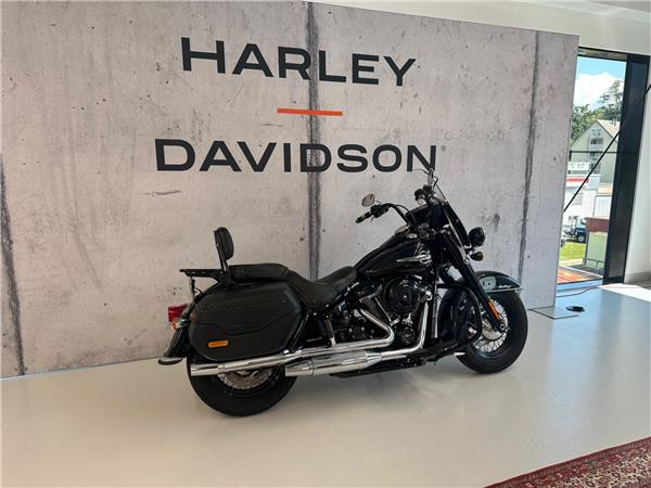 2018 HARLEY-DAVIDSON Softail FLHC 1745 Softail Heritage Classic 107