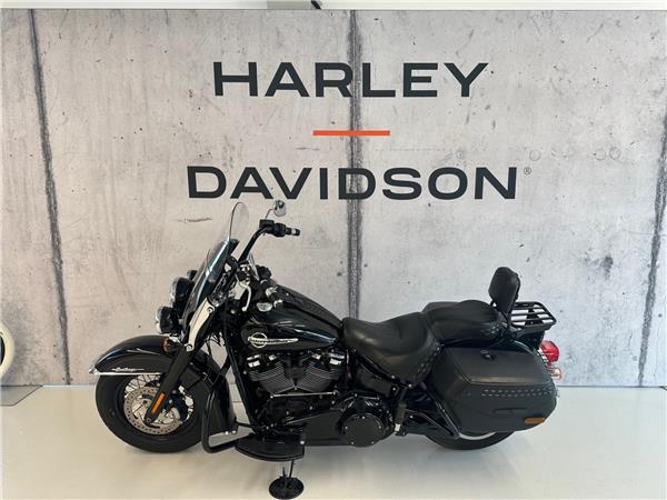 2018 HARLEY-DAVIDSON Softail FLHC 1745 Softail Heritage Classic 107