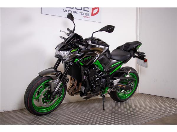  KAWASAKI Z900