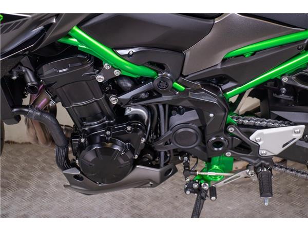  KAWASAKI Z900