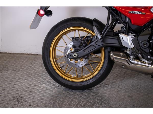  KAWASAKI Z650 RS