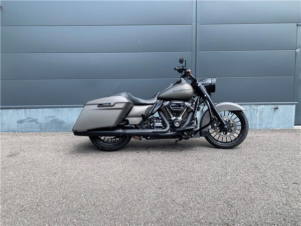 2018 HARLEY-DAVIDSON ROAD KING