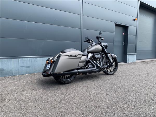 2018 HARLEY-DAVIDSON ROAD KING