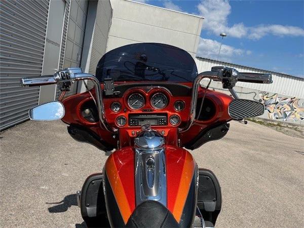 2013 Harley-Davidson CVO FLHTCUSE Ultra Classic Electra Glide Cruiser