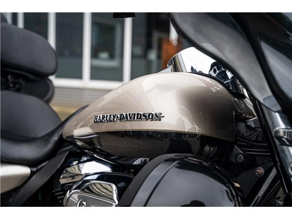 Harley-Davidson Kiel ULTRA LIMITED LOW FLHTKL - RÜCKWÄRTSGANG -