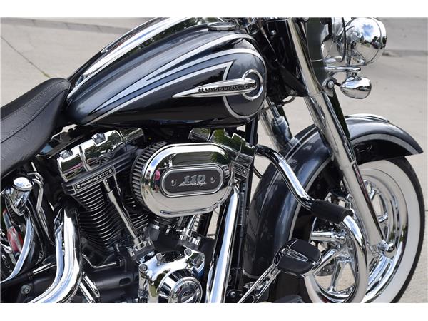 FLSTNSE CVO Softail Deluxe