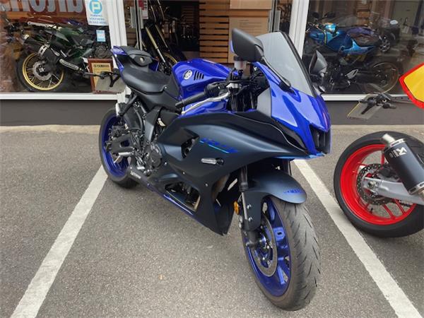 2024 Yamaha YZF R7 (YZF690) blue