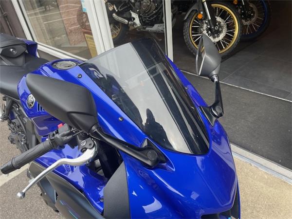 2024 Yamaha YZF R7 (YZF690) blue