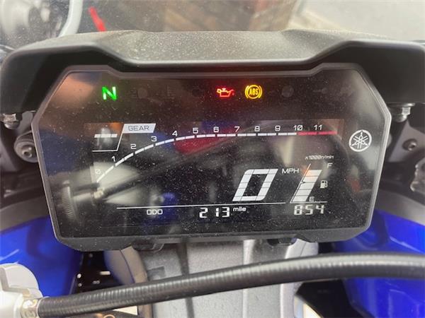 2024 Yamaha YZF R7 (YZF690) blue