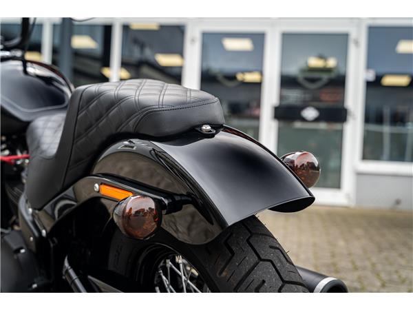 Harley-Davidson Kiel STREET BOB FXBB SOFTAIL - KESSTECH - SPEICHEN