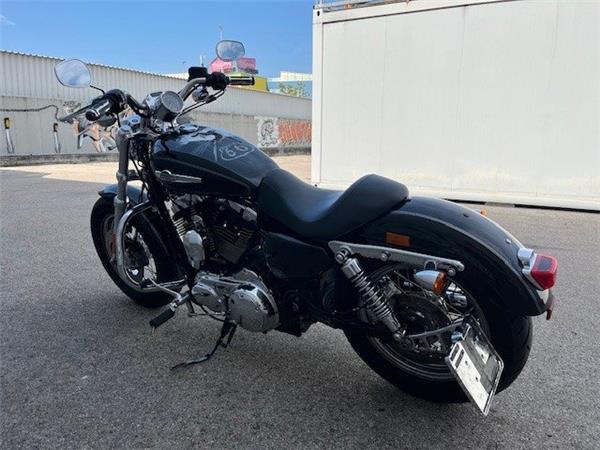 2016 Harley-Davidson Sportster XL 1200C Custom Cruiser