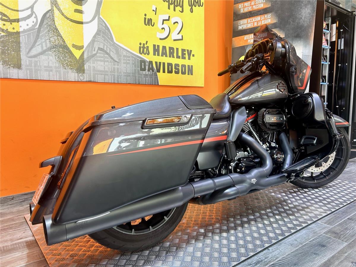 2017 HARLEY-DAVIDSON STREET GLIDE