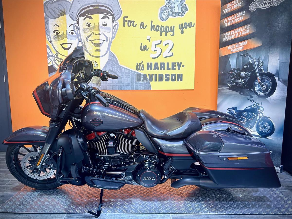 2017 HARLEY-DAVIDSON STREET GLIDE