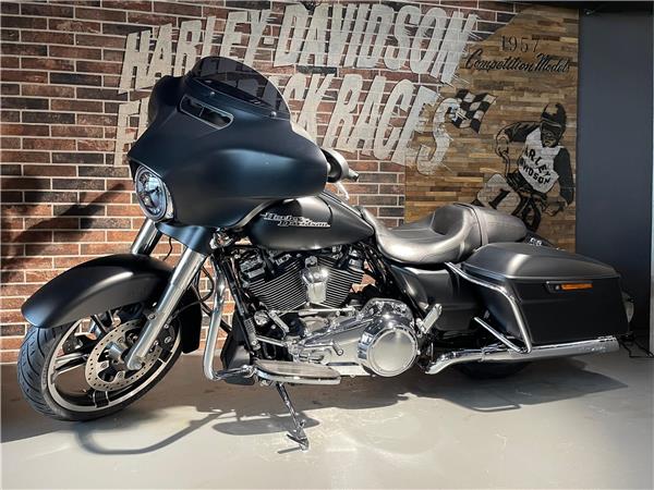 2017 HARLEY-DAVIDSON Touring FLHXS Street Glide Special 107 ABS