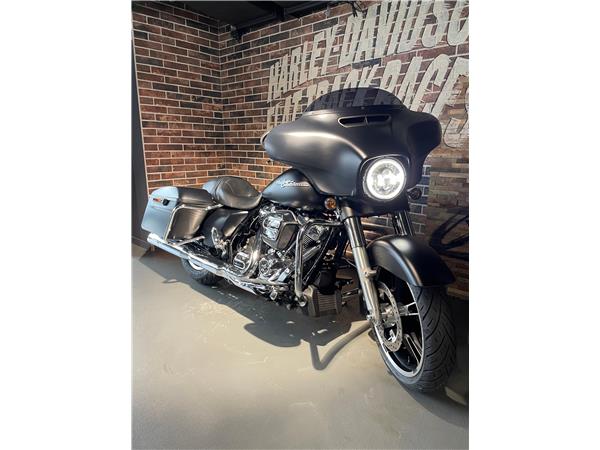 2017 HARLEY-DAVIDSON Touring FLHXS Street Glide Special 107 ABS