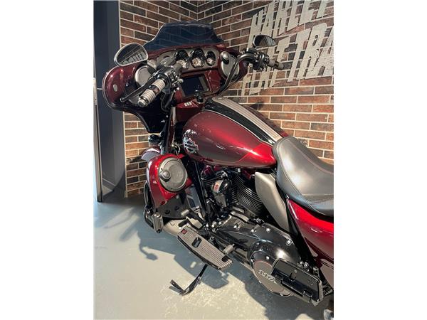 2019 HARLEY-DAVIDSON CVO FLHXSE Street Glide ABS CVO 117