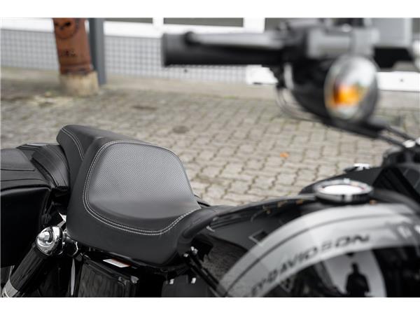 Harley-Davidson Kiel DYNA FAT BOB FXDF 103 CUI - Red Thunder Auspuff