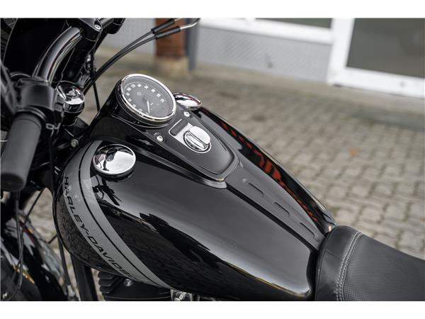 Harley-Davidson Kiel DYNA FAT BOB FXDF 103 CUI - Red Thunder Auspuff