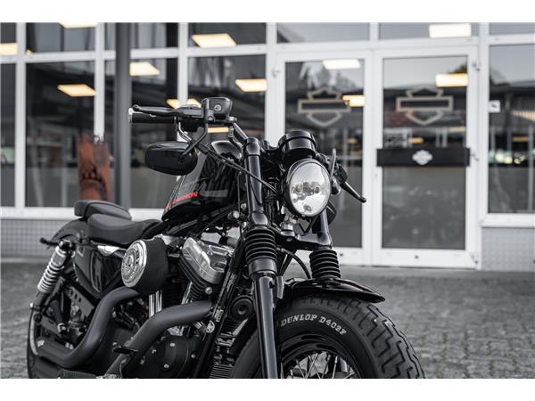 Harley-Davidson Kiel XL1200X Sportster Forty-Eight - Vance & Hines -