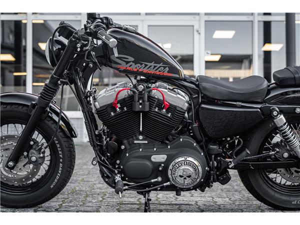 Harley-Davidson Kiel XL1200X Sportster Forty-Eight - Vance & Hines -