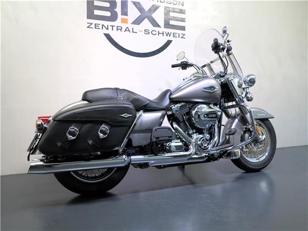 2017 harley-davidson FLHRC Road King Classic 103 ABS
