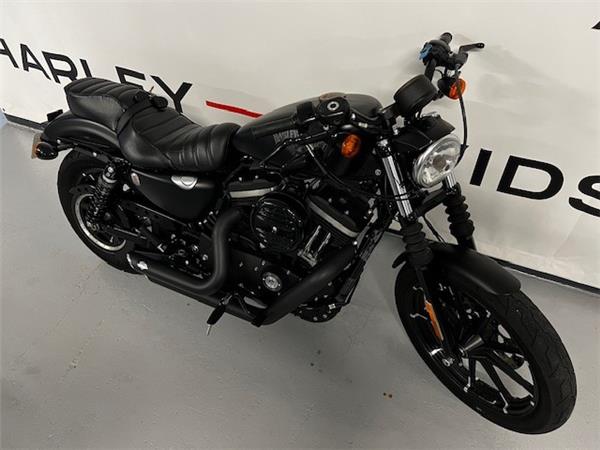 SPORTSTER IRON 883