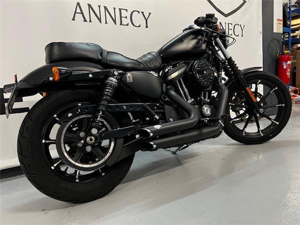 SPORTSTER IRON 883